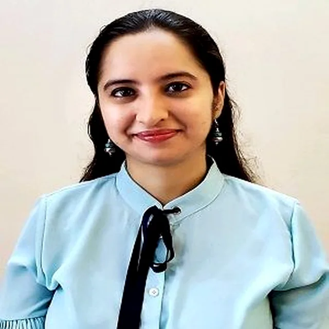 Dr. Komal Manshani